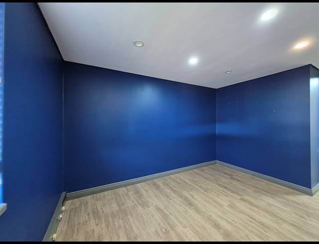 15M² OFFICE TO LET IN DUNKELD WEST